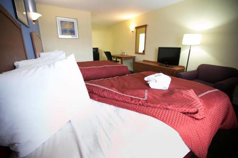 Days Inn By Wyndham Elmsford Bagian luar foto
